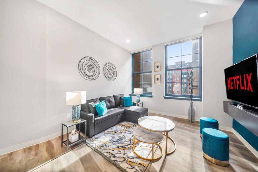 Heart Of Downtown Cleveland, With Free Heated Pool And Gym With Steam 413 Apartment *