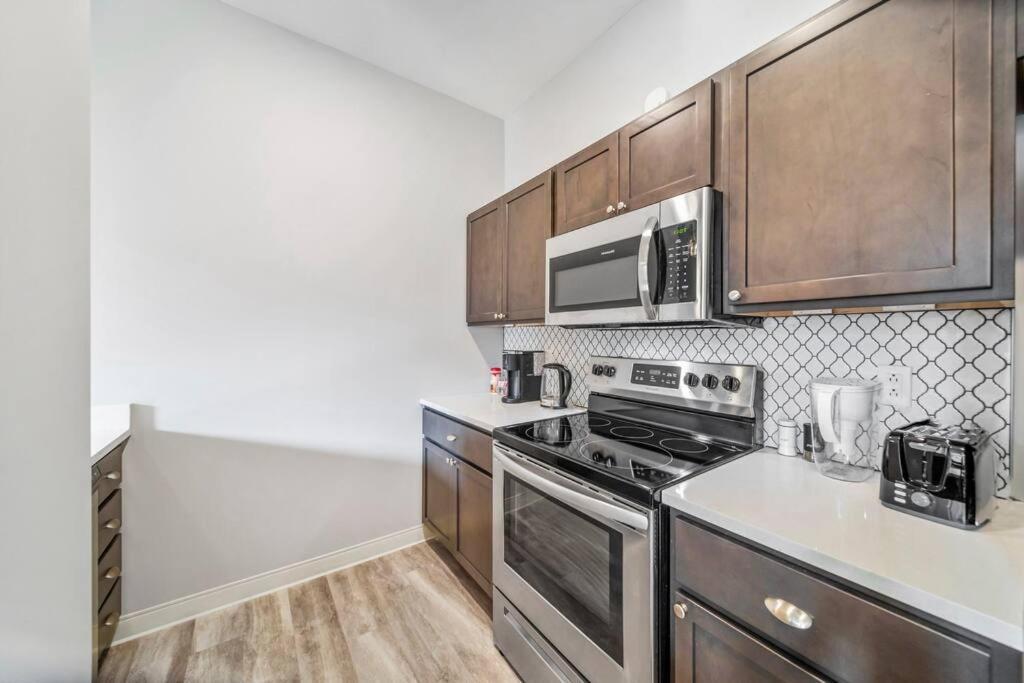 Heart Of Downtown Cleveland, With Free Heated Pool And Gym With Steam 413 * Cleveland