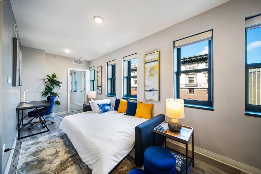 Chic 2-br Unit With Free Pool & Playhouse Square View 1103 Apartment Cleveland