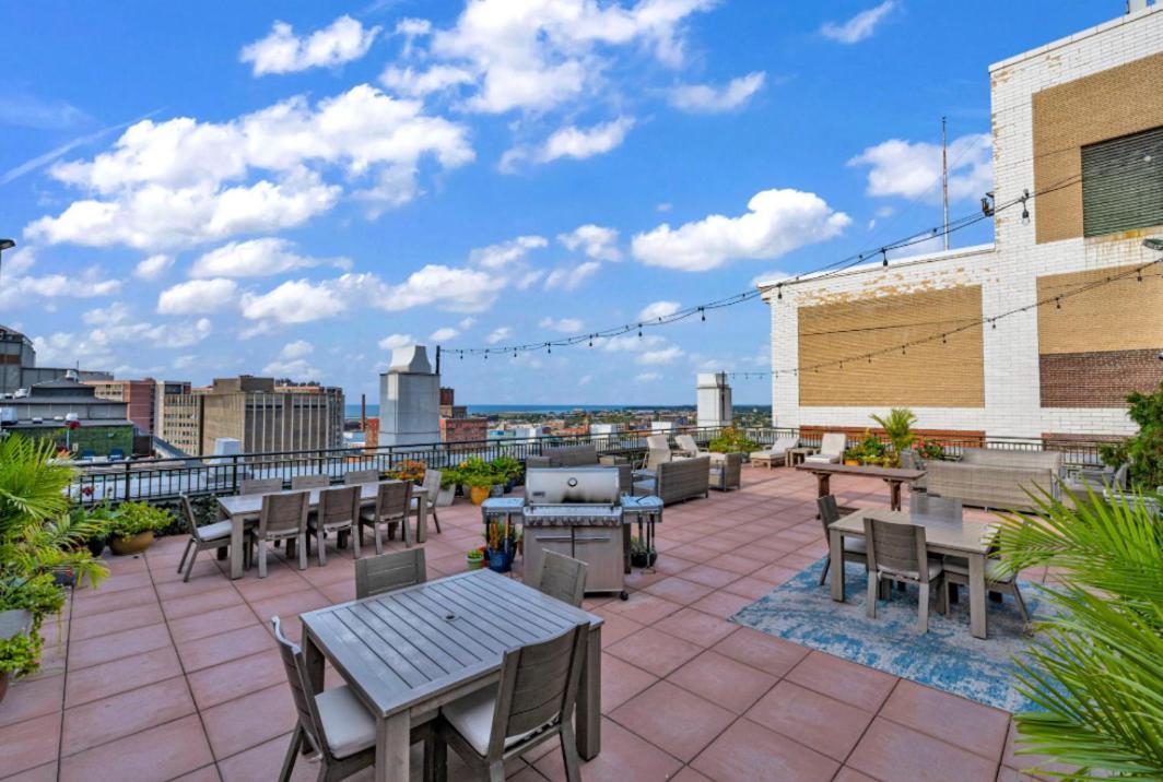 Beautiful Condo/rooftop Patio With Free Parking Cleveland