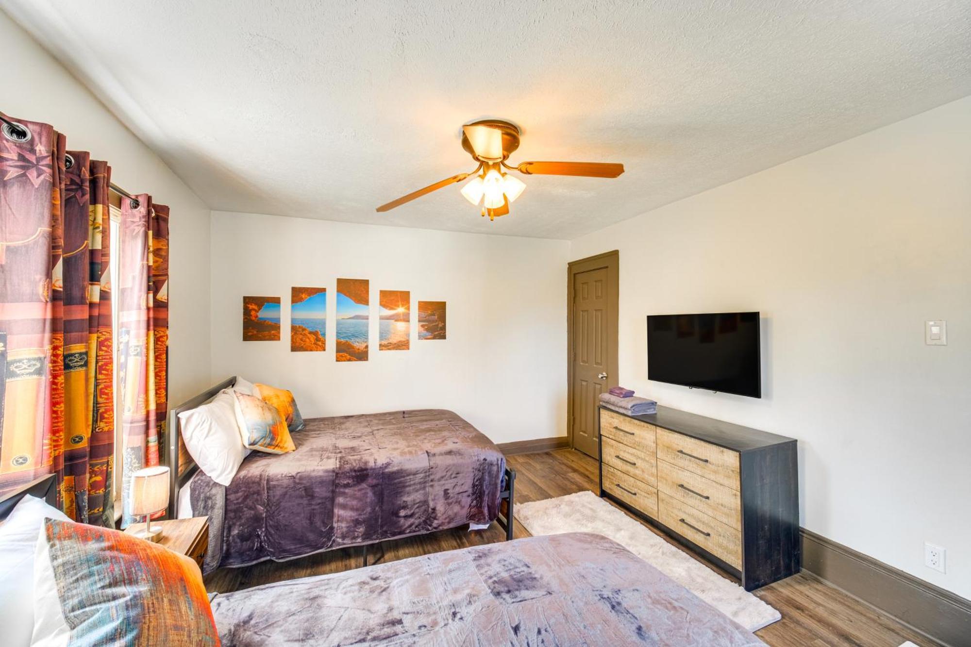 Holiday home 4 Mi To Dtwn With Patio In Cleveland! *