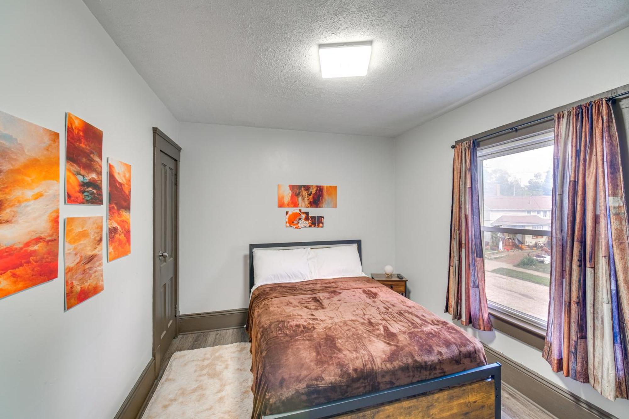 4 Mi To Dtwn With Patio In Cleveland! *