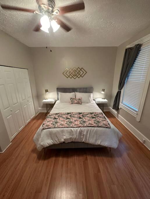 Apartment Charming 2br With Office Cleveland