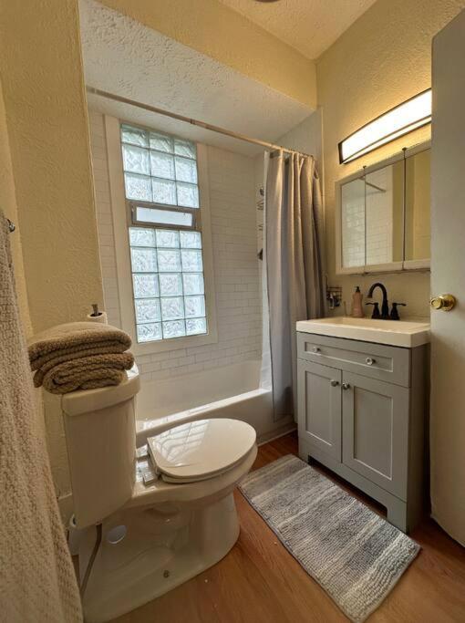 Apartment Charming 2br With Office *
