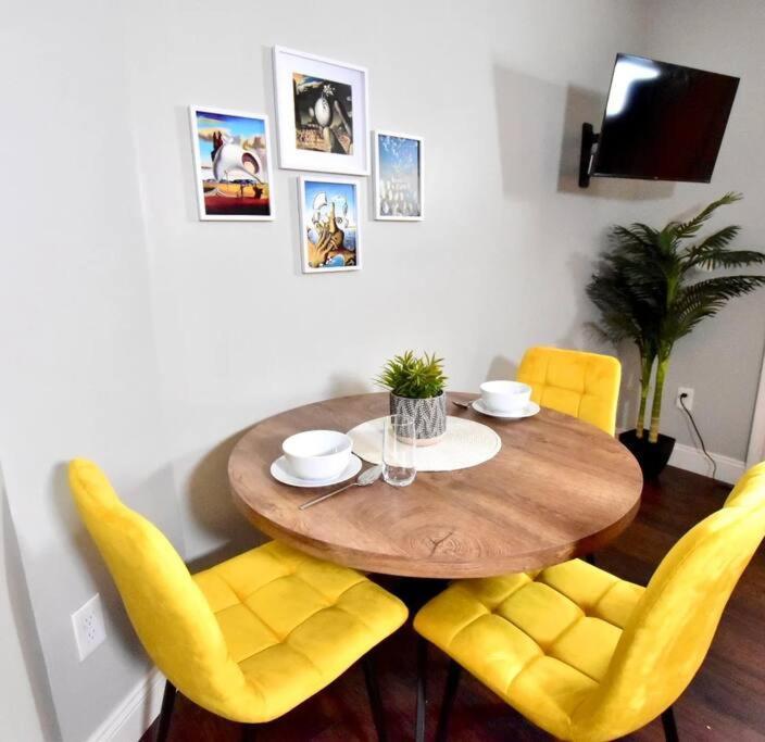 Avenue Apartment *