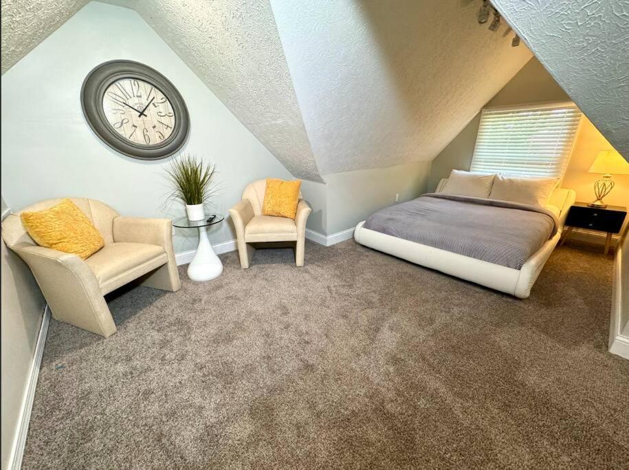 The House - Terrific W33rd Apartment Cleveland
