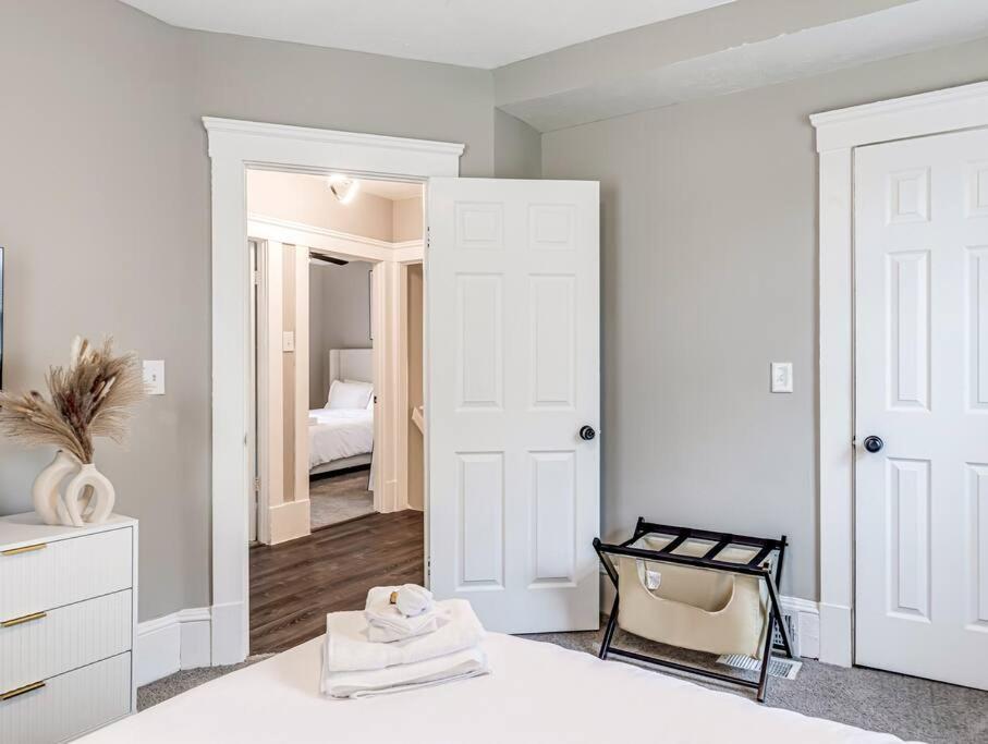 Upscale Near Downtown Cle, R&r Hof, Beach, Arena Holiday home Cleveland