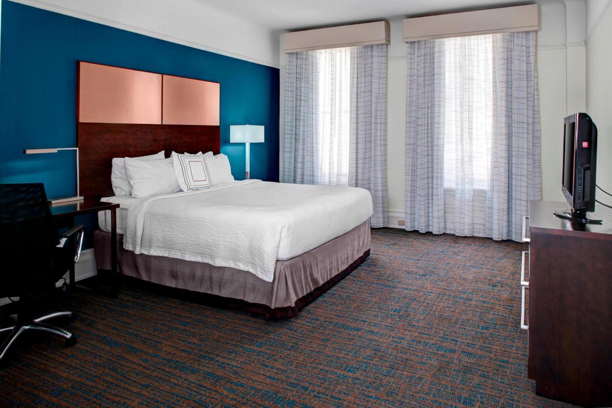 By Marriott Downtown Hotel Cleveland