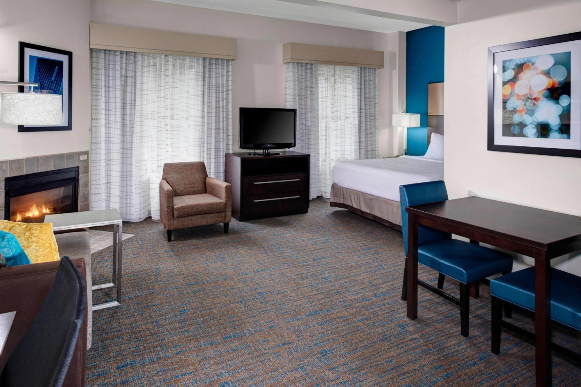 Hotel By Marriott Downtown 3*