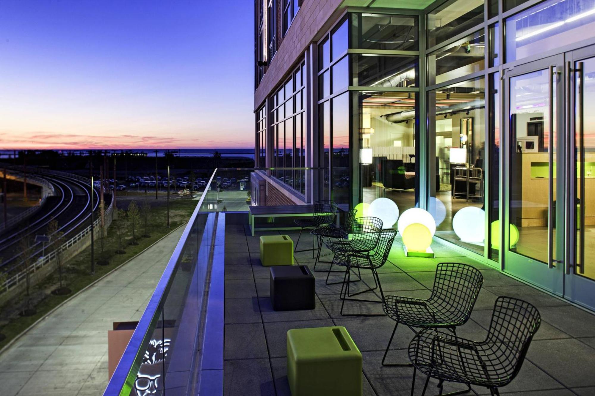 Aloft Downtown Hotel