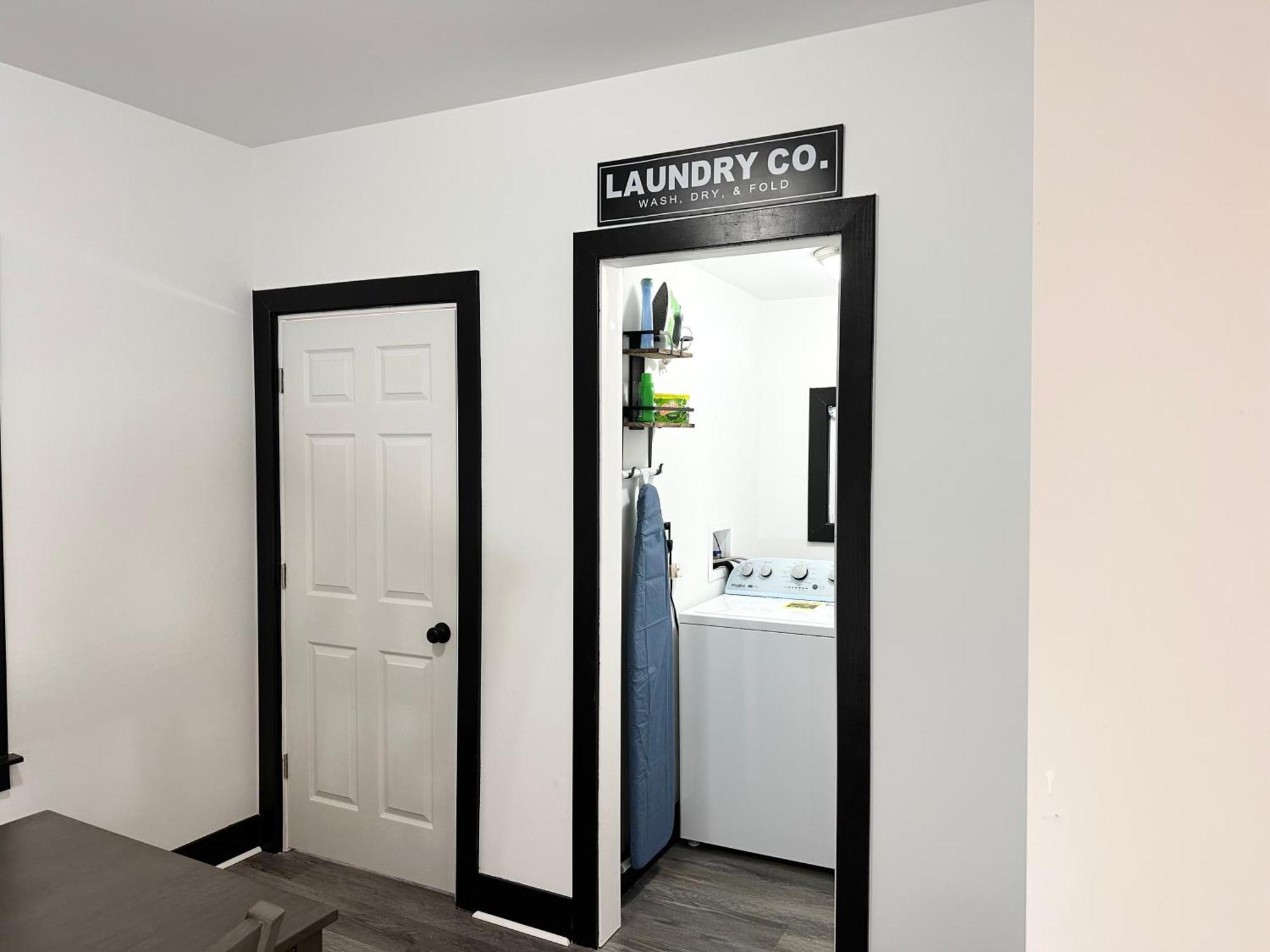 Fully Renovated Modern 4bedroom 3bath Close To Downtown Fully Furnished