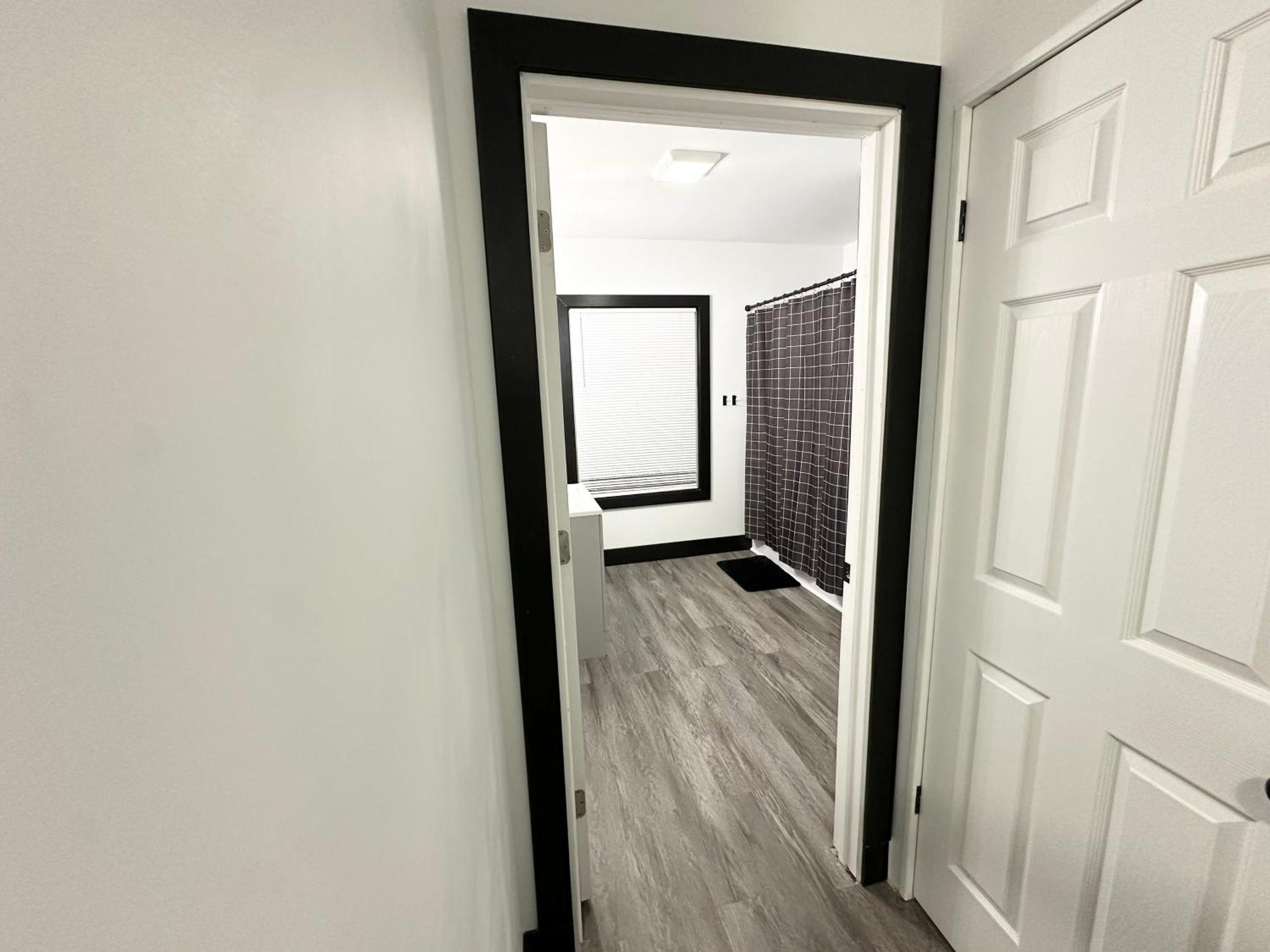 Fully Renovated Modern 4bedroom 3bath Close To Downtown Fully Furnished Apartment Cleveland