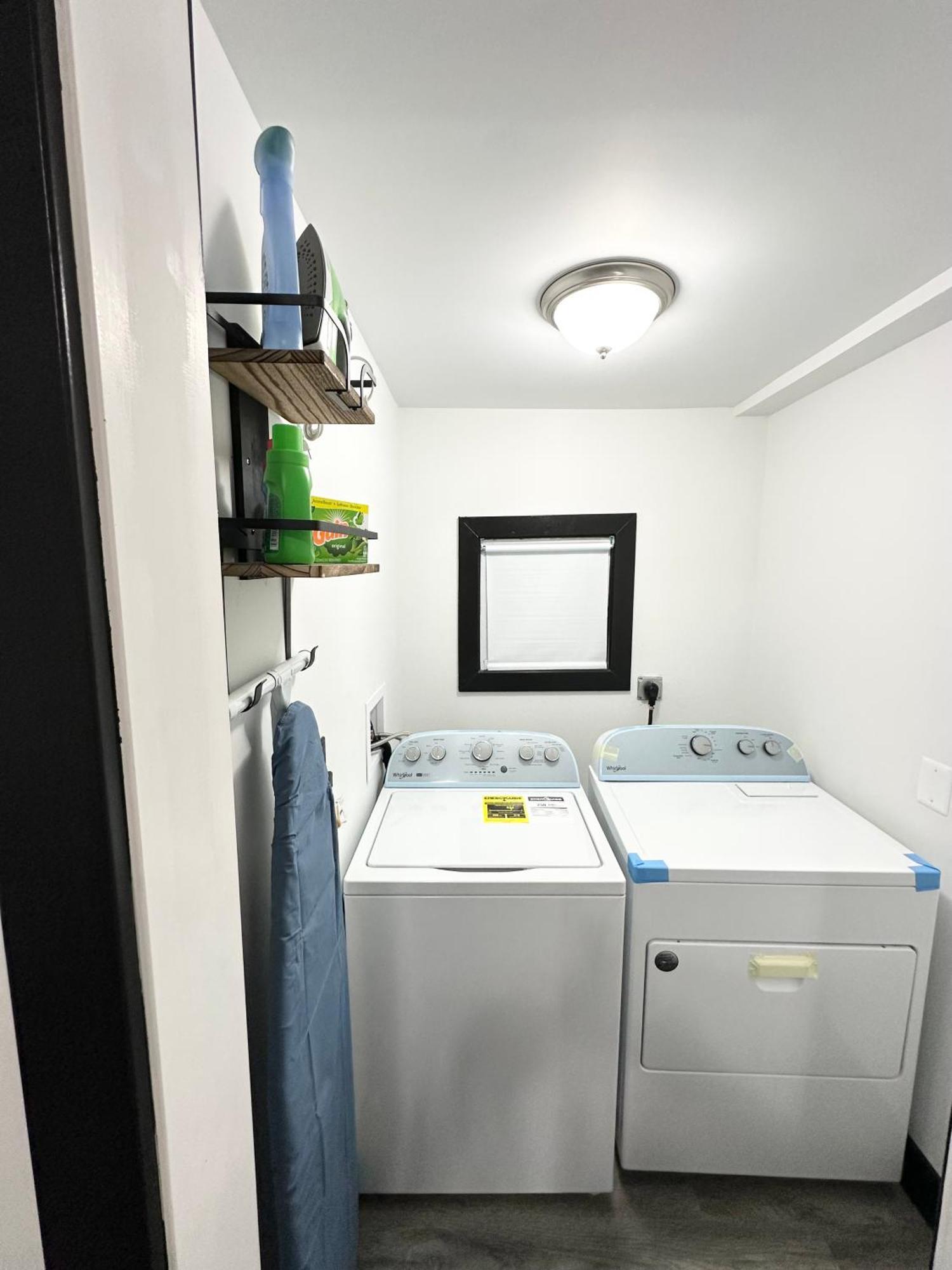 Fully Renovated Modern 4bedroom 3bath Close To Downtown Fully Furnished *