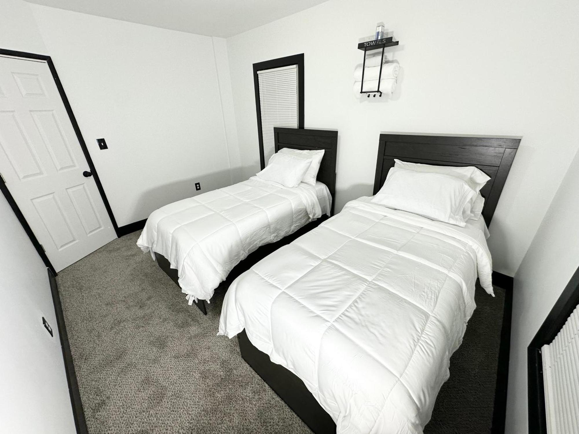 Apartment Fully Renovated Modern 4bedroom 3bath Close To Downtown Fully Furnished *