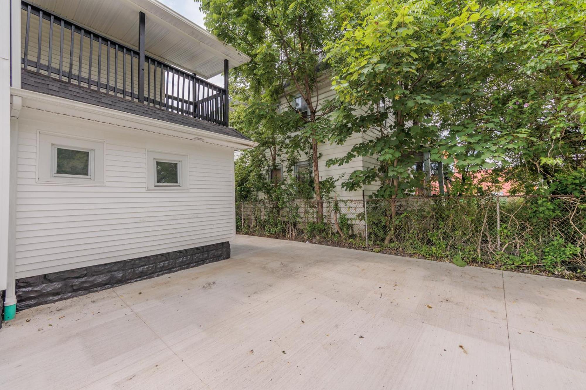Fully Renovated Modern 4bedroom 3bath Close To Downtown Fully Furnished