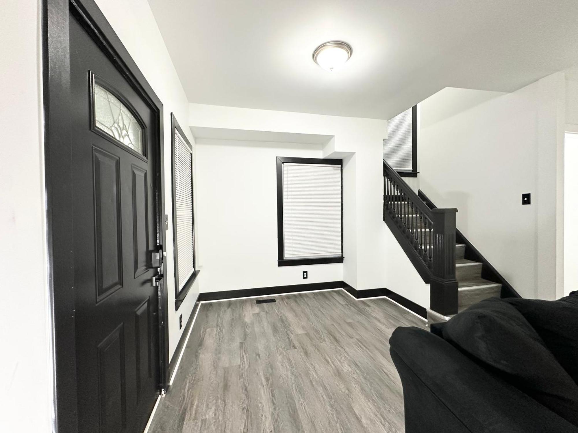Fully Renovated Modern 4bedroom 3bath Close To Downtown Fully Furnished * Cleveland