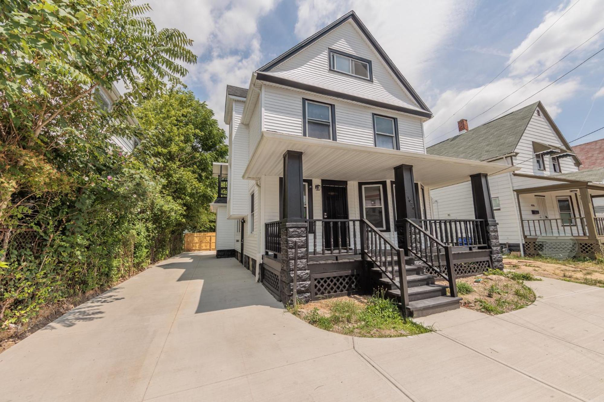 Apartment Fully Renovated Modern 4bedroom 3bath Close To Downtown Fully Furnished
