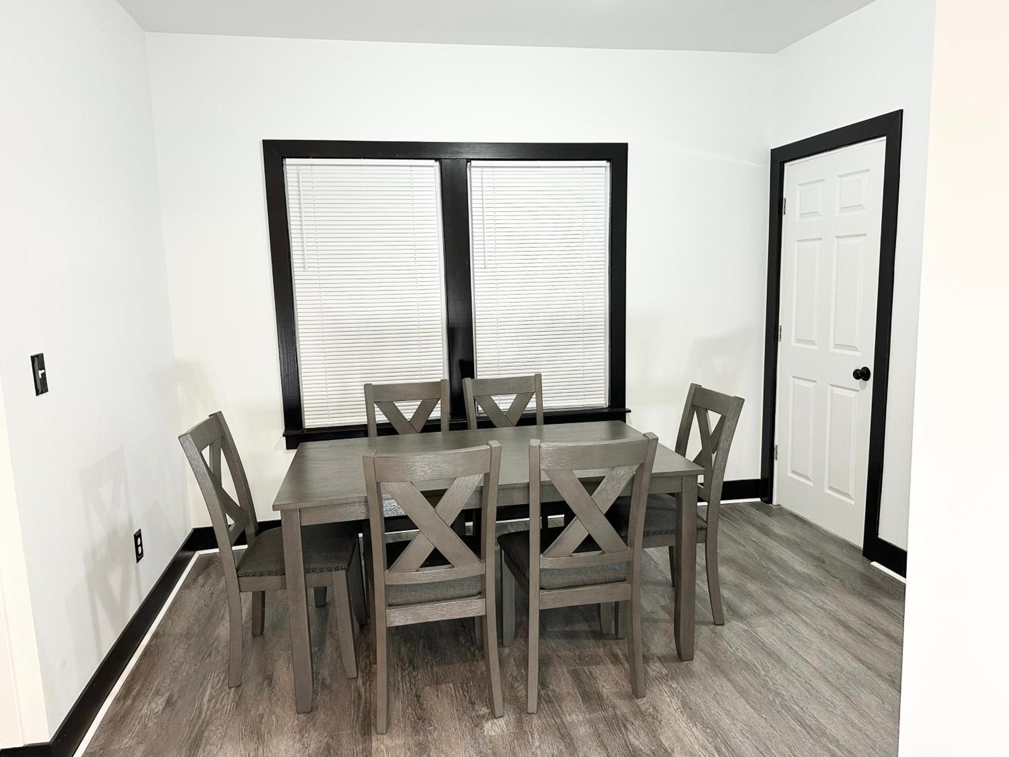 Apartment Fully Renovated Modern 4bedroom 3bath Close To Downtown Fully Furnished Cleveland