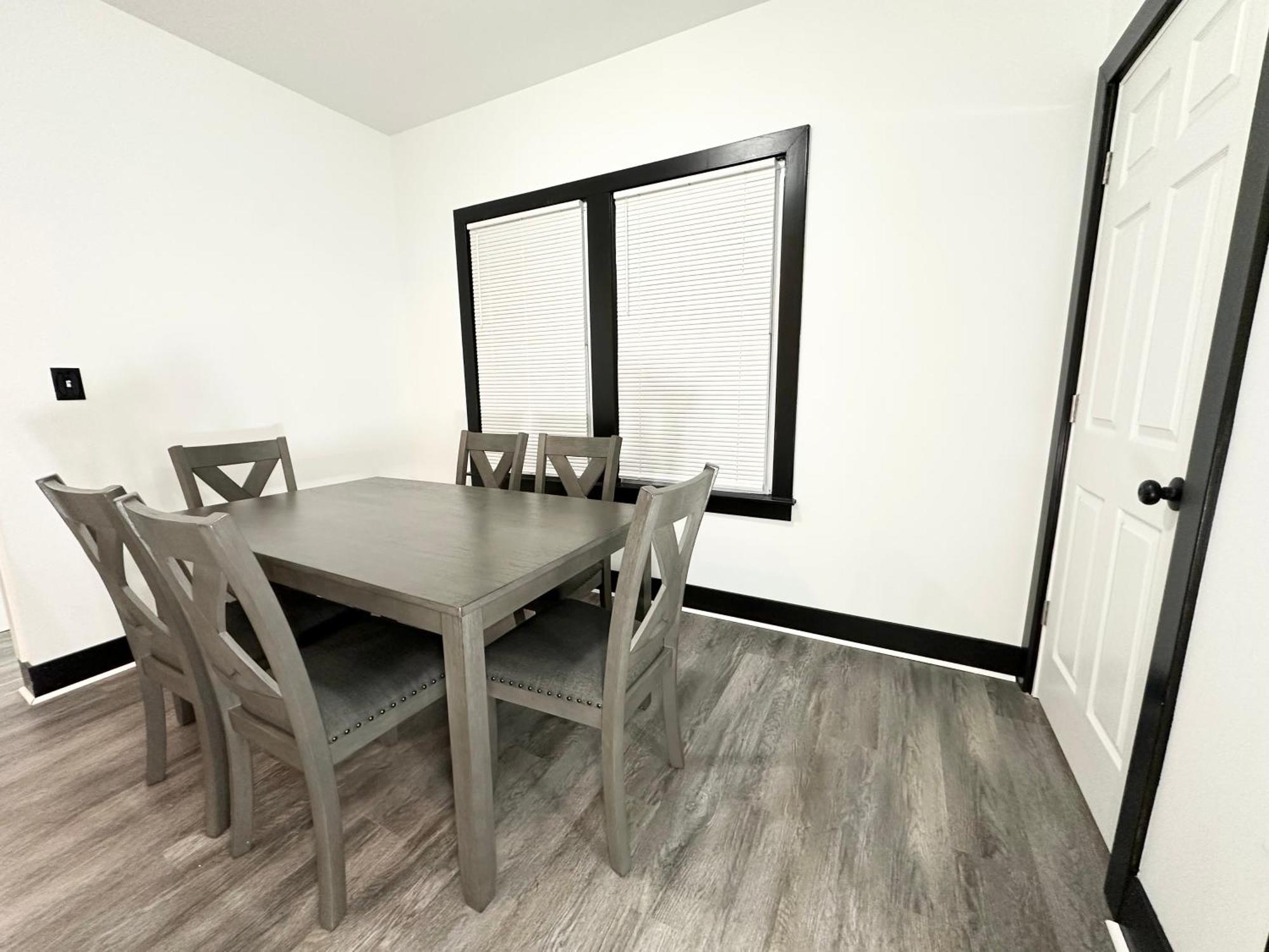 Apartment Fully Renovated Modern 4bedroom 3bath Close To Downtown Fully Furnished Cleveland