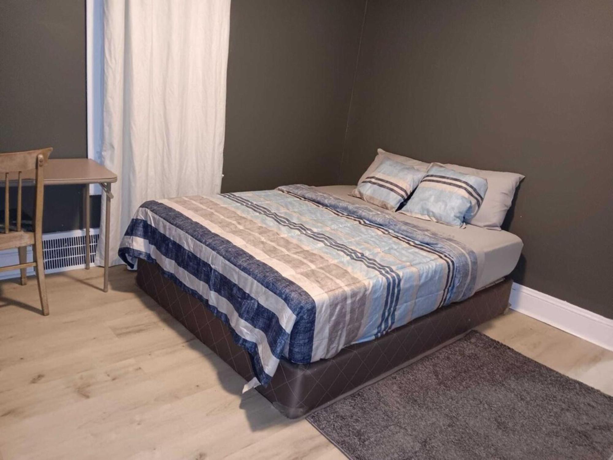 Experience A Near Clinic & Parks Apartment *