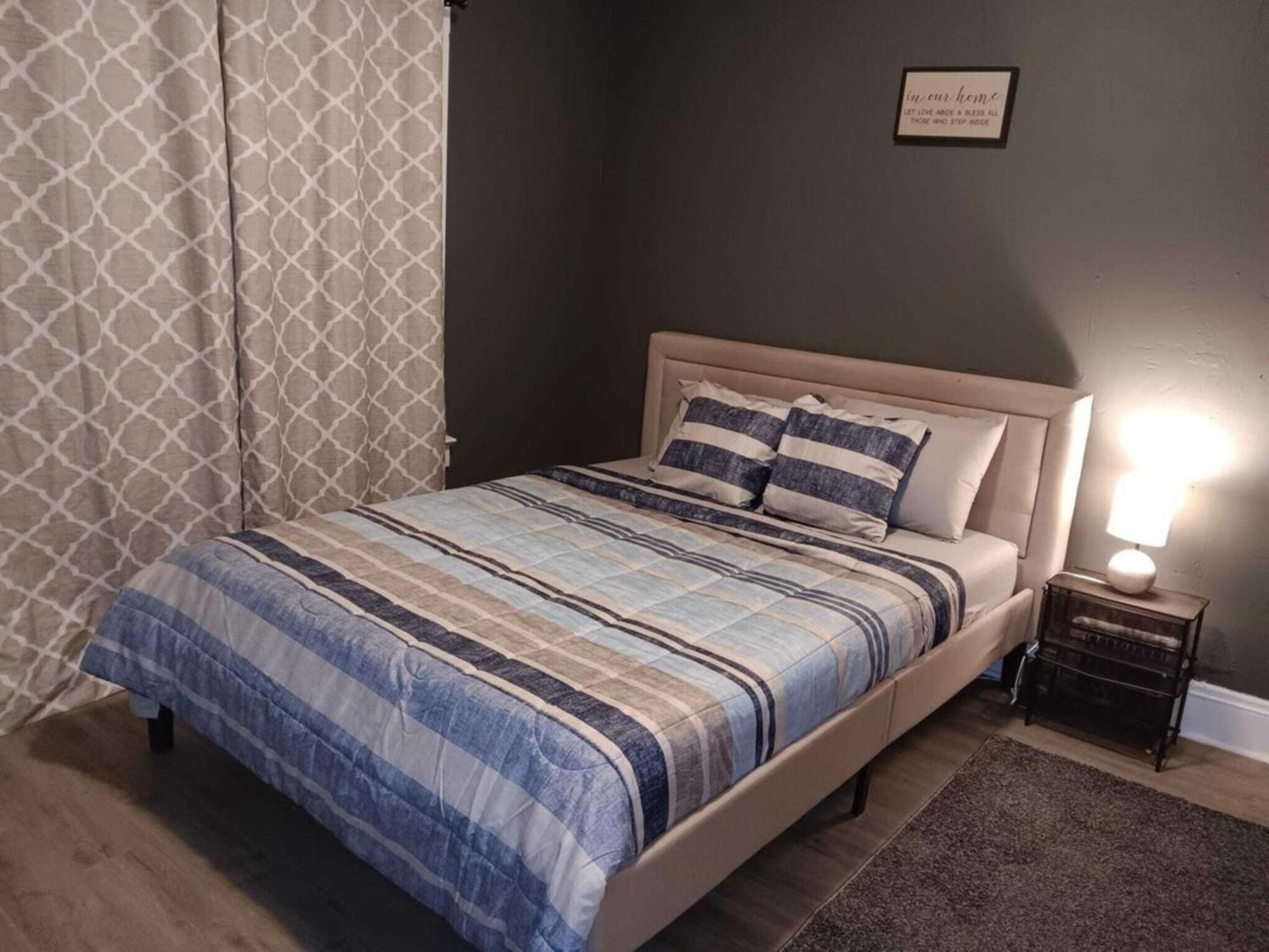 Apartment Experience A Near Clinic & Parks