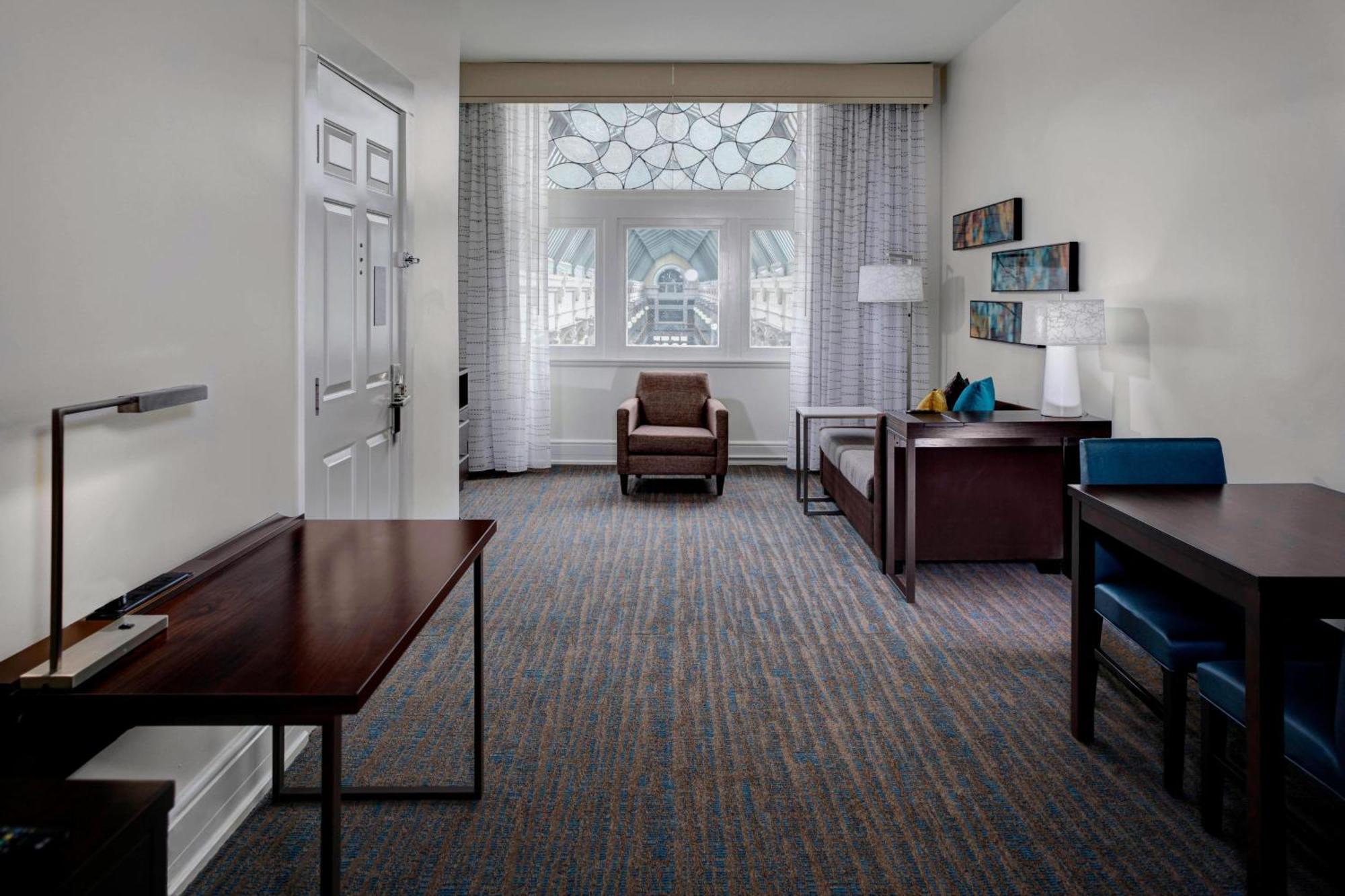 Hotel By Marriott Downtown 3*