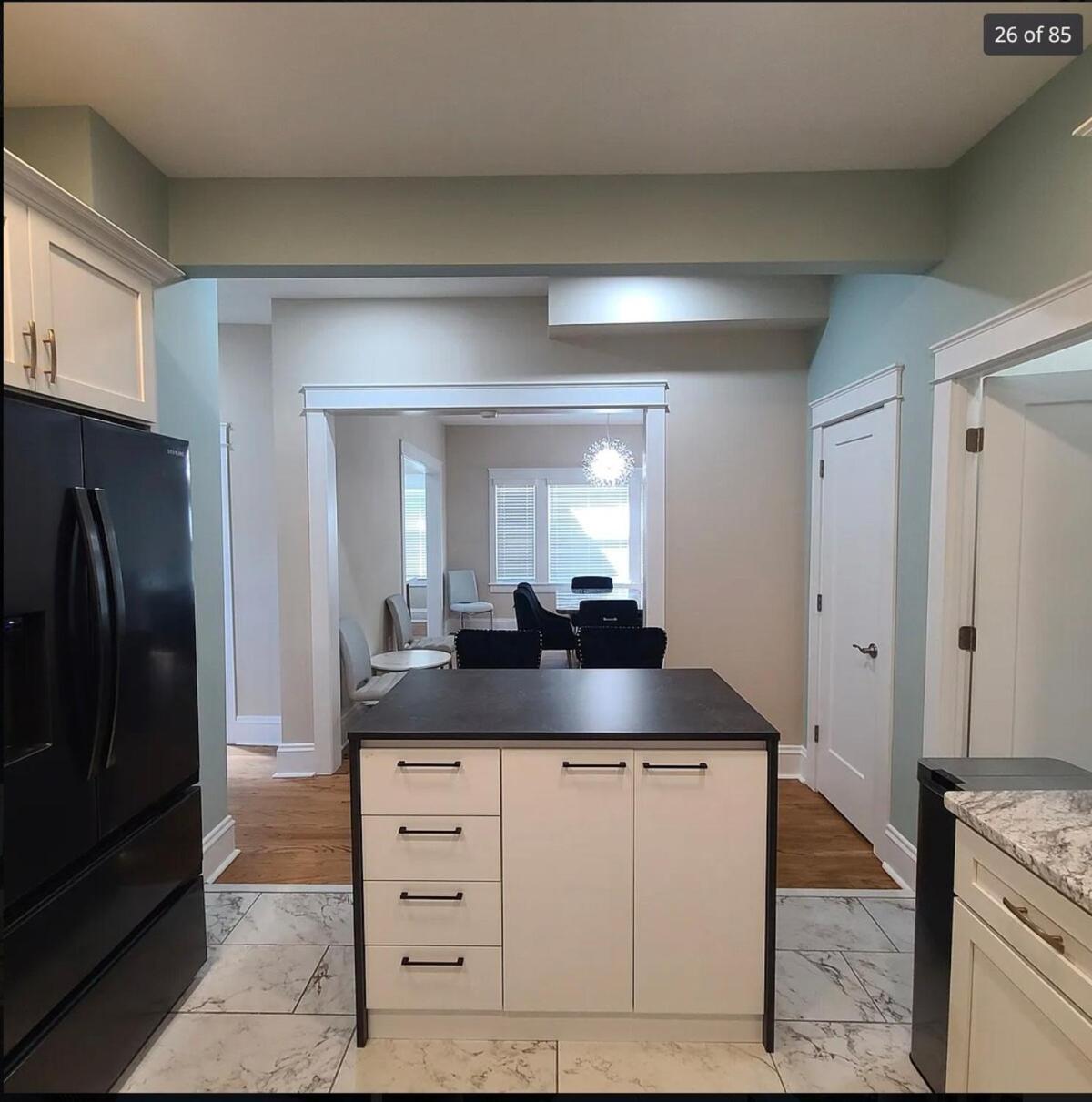 Beautiful Near Downtown & Cultural Gardens! Holiday home