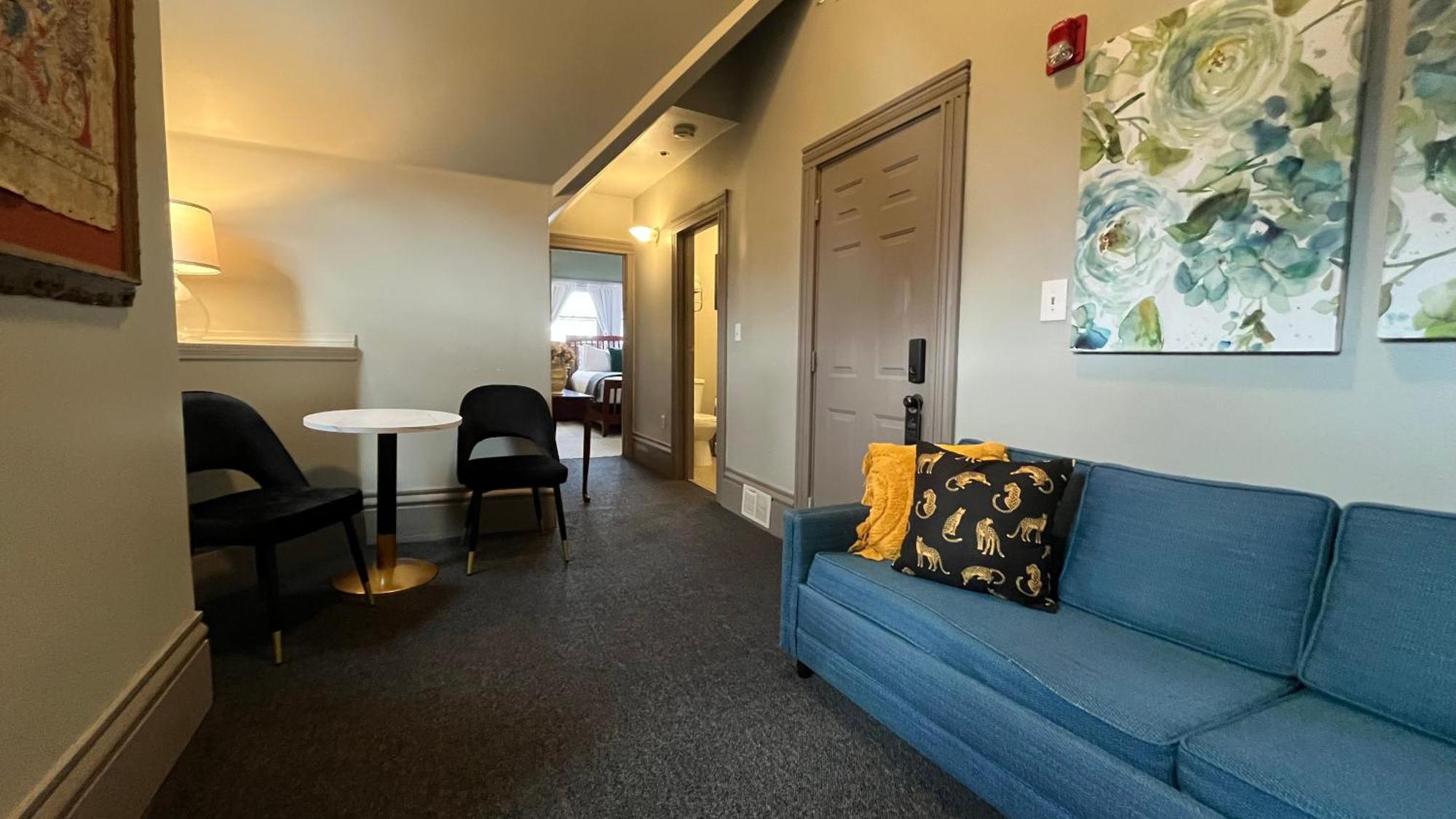 Hotel Stone Gables 2*