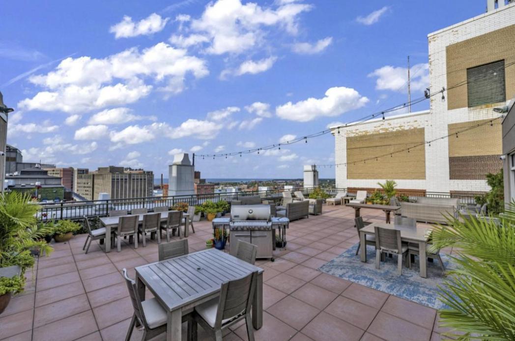 Relaxing Playhouse Square Apartment Cleveland