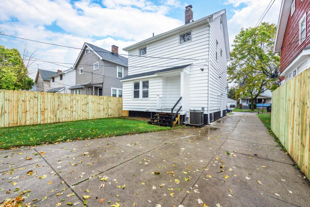 Newly Renovated And Designed Near Downtown Holiday home *