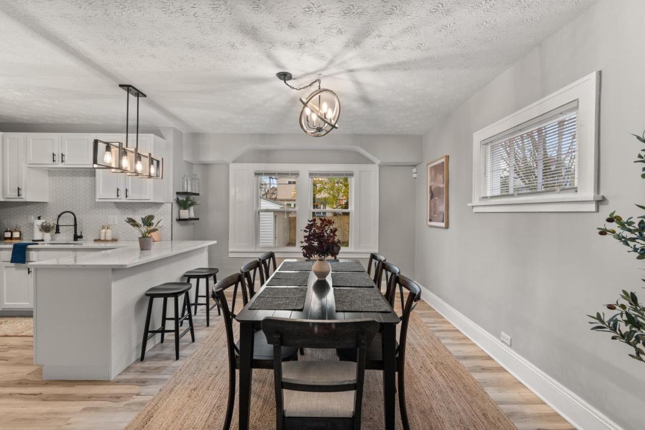 Holiday home Newly Renovated And Designed Near Downtown *