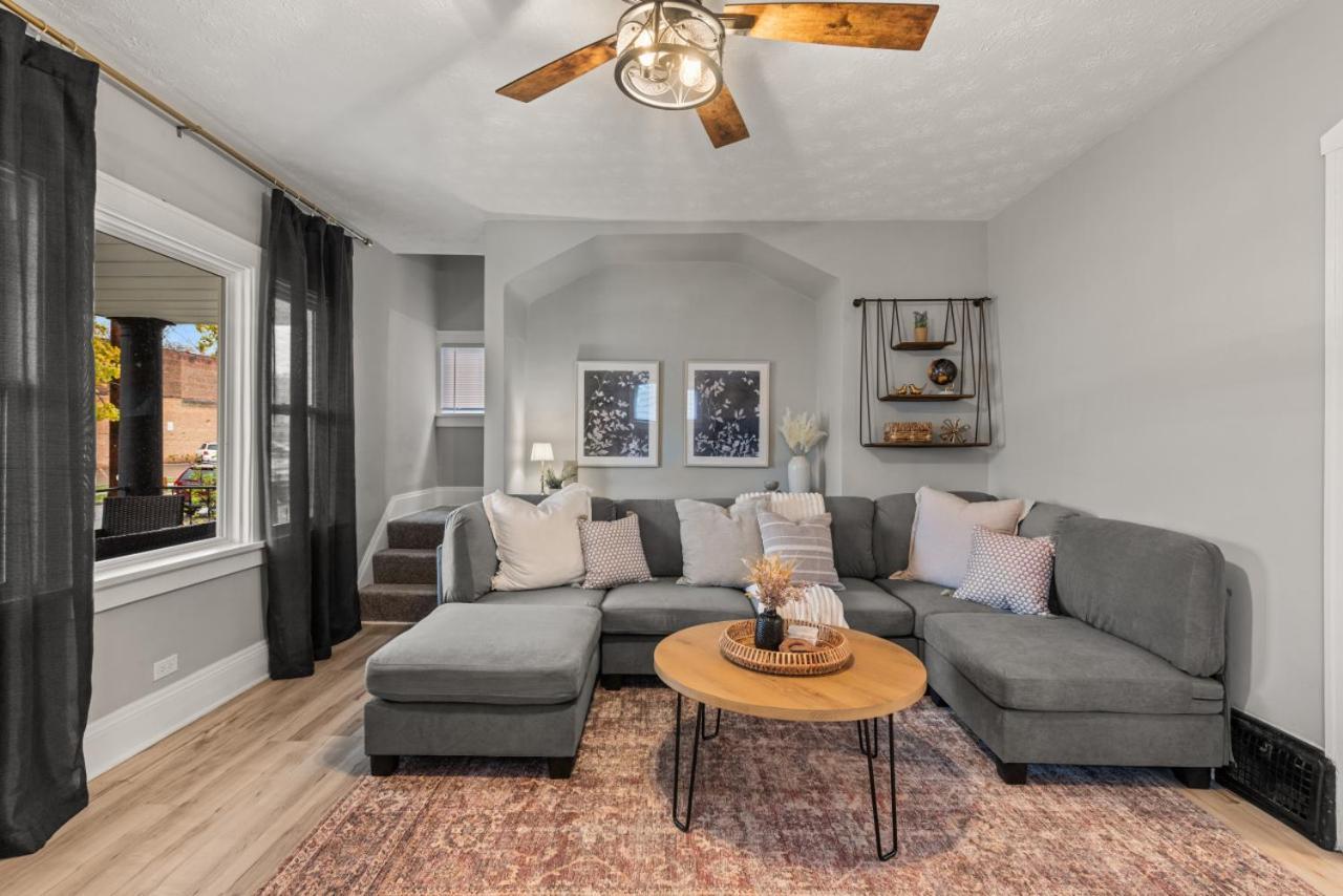 Newly Renovated And Designed Near Downtown Holiday home Cleveland