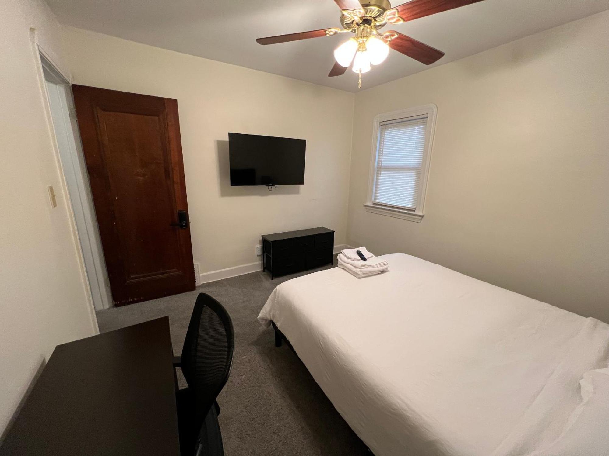 Staywithjay Premium Furnished Near Airport Homestay *
