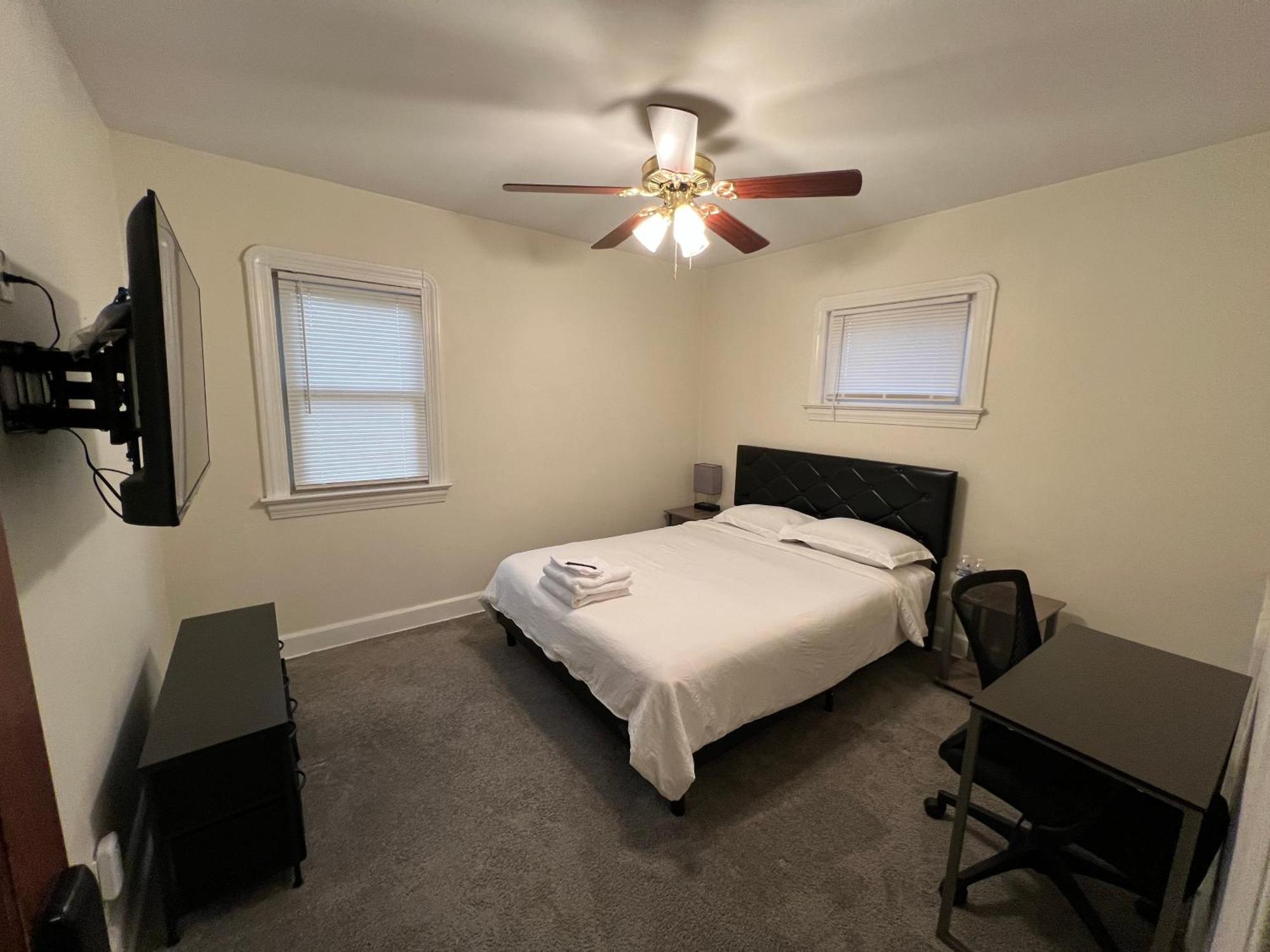 Homestay Staywithjay Premium Furnished Near Airport Cleveland