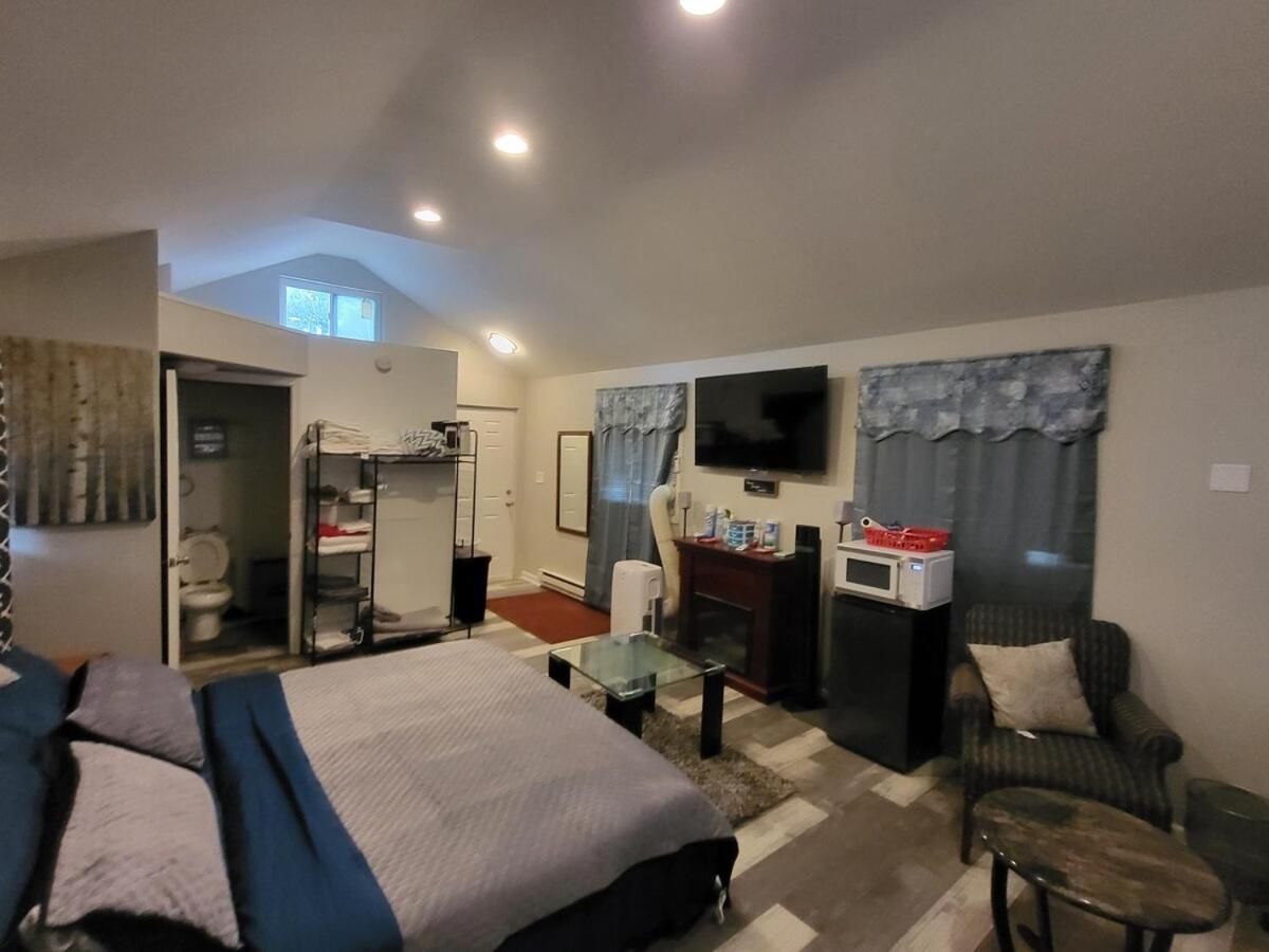 Adorable Crown Royal Presidential Fitness Rm Cleveland