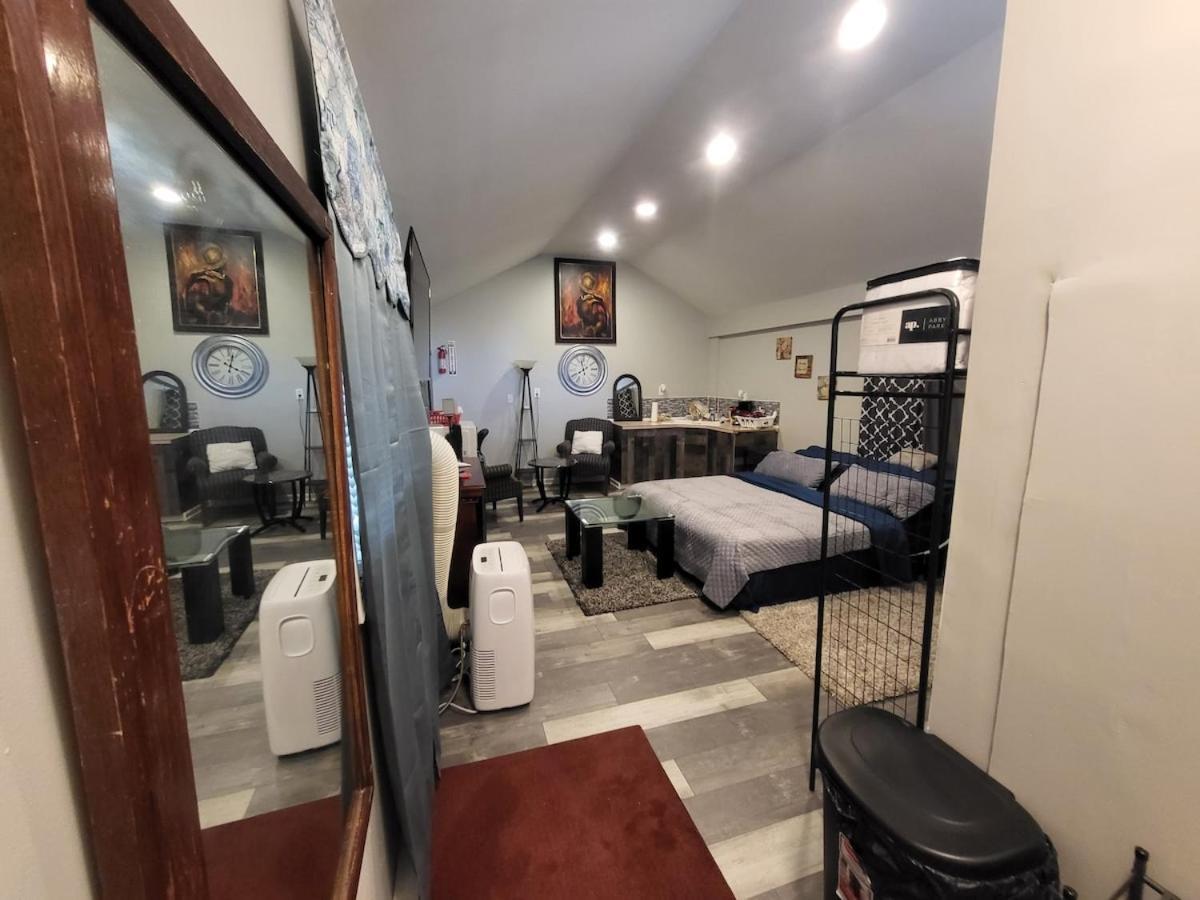Adorable Crown Royal Presidential Fitness Rm