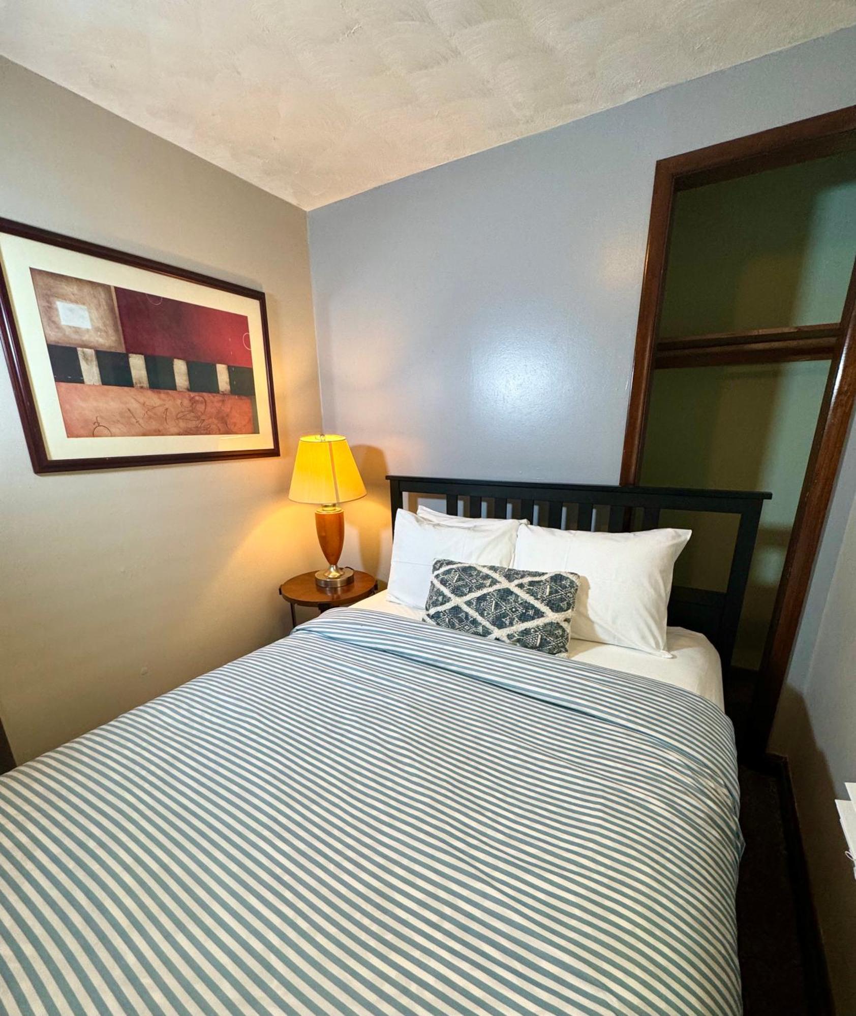 The House Hotels-5 Mins From Downtown-w45th1 Lower Holiday home