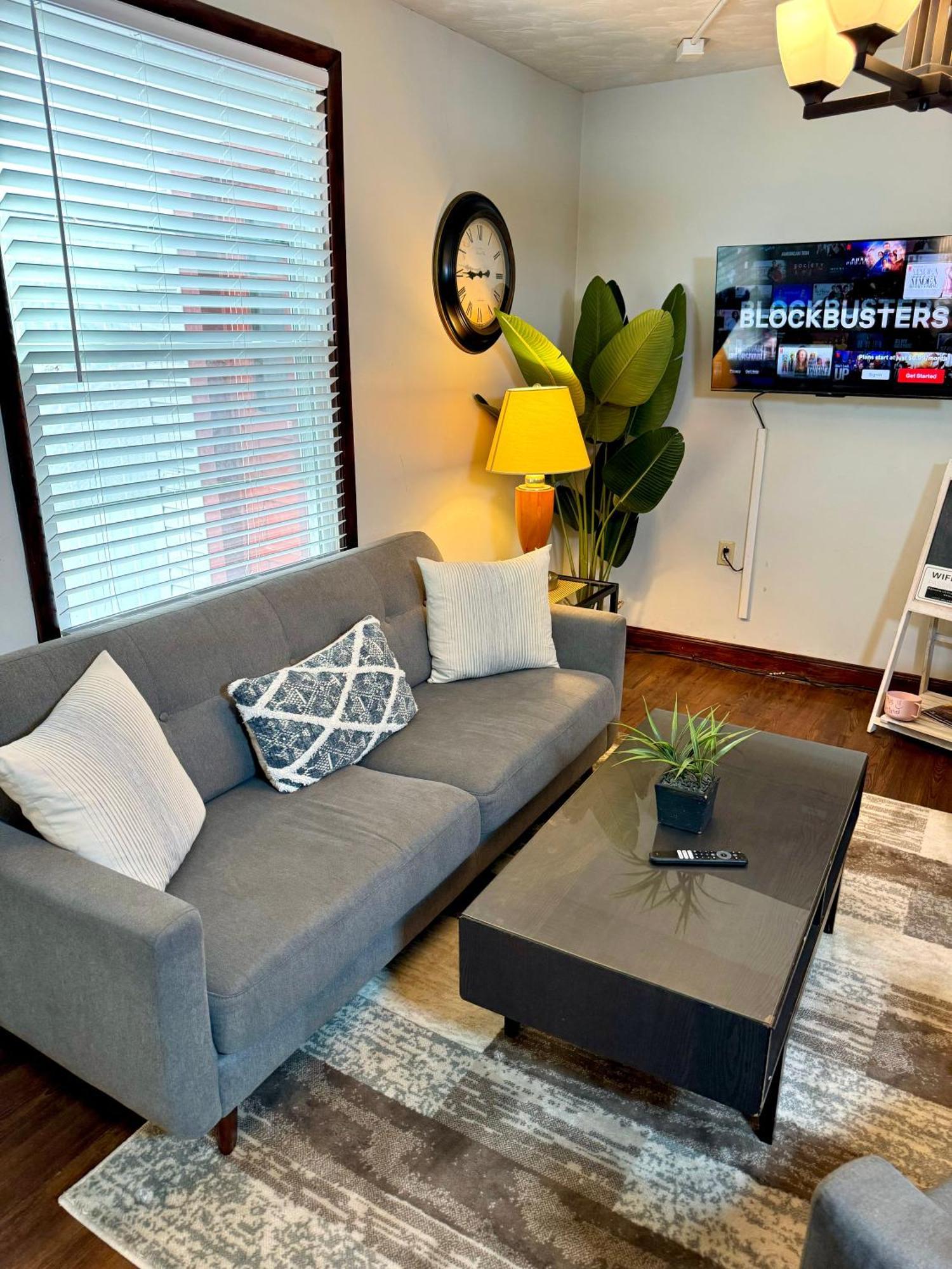 The House Hotels-5 Mins From Downtown-w45th1 Lower Cleveland