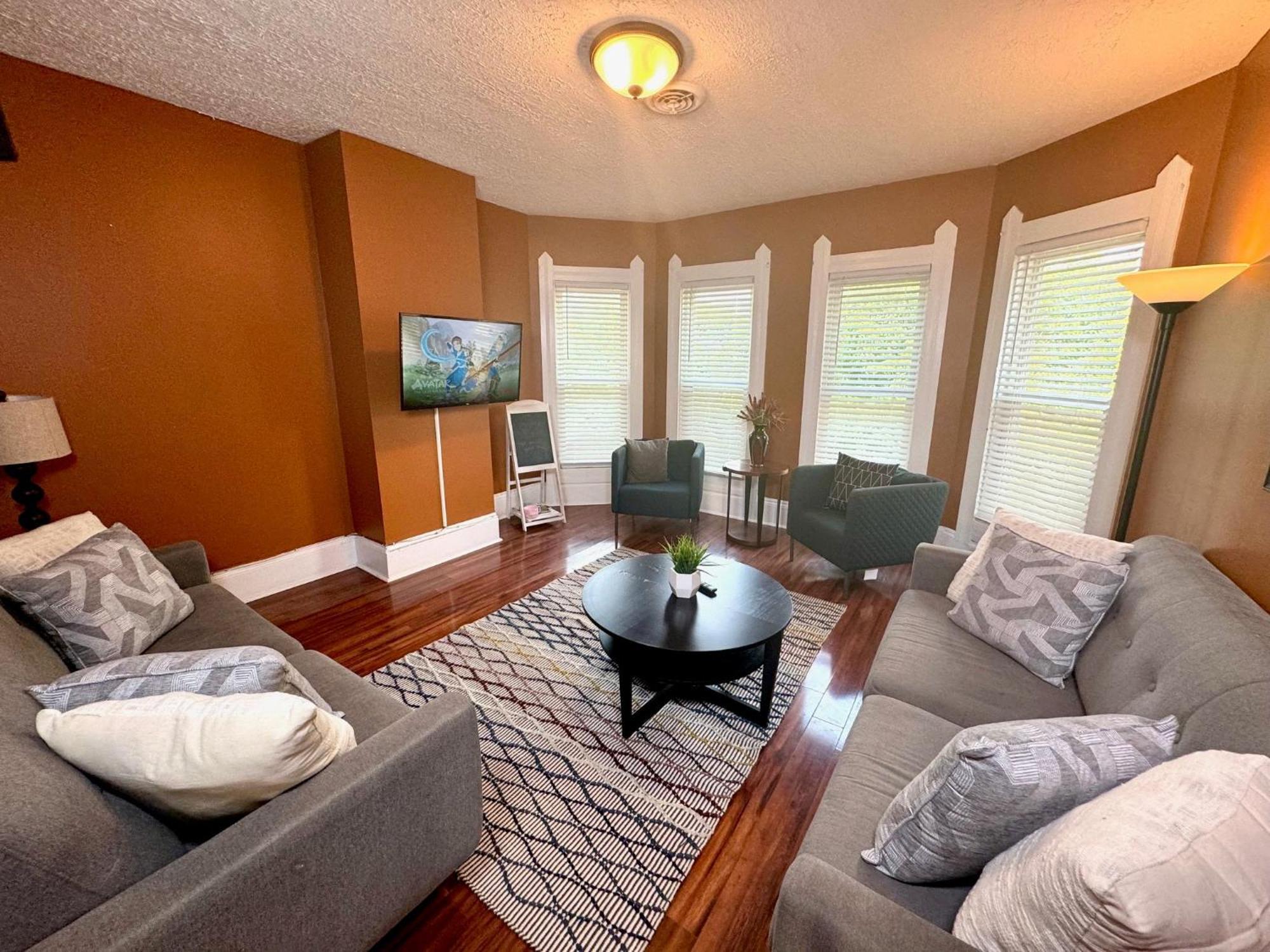 Holiday home The House - Huge Ohio District - 5 Minutes From Downtown - W45th1 Upper