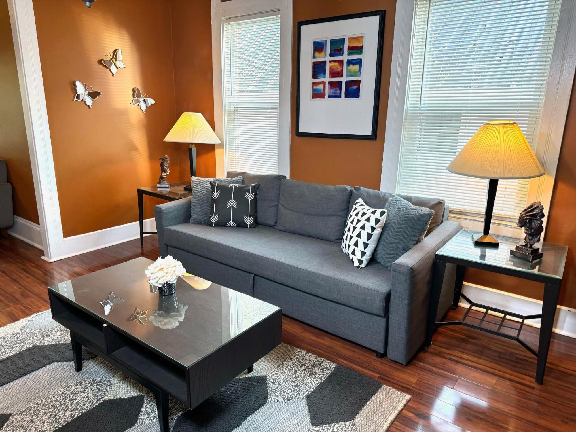 The House - Huge Ohio District - 5 Minutes From Downtown - W45th1 Upper Holiday home Cleveland
