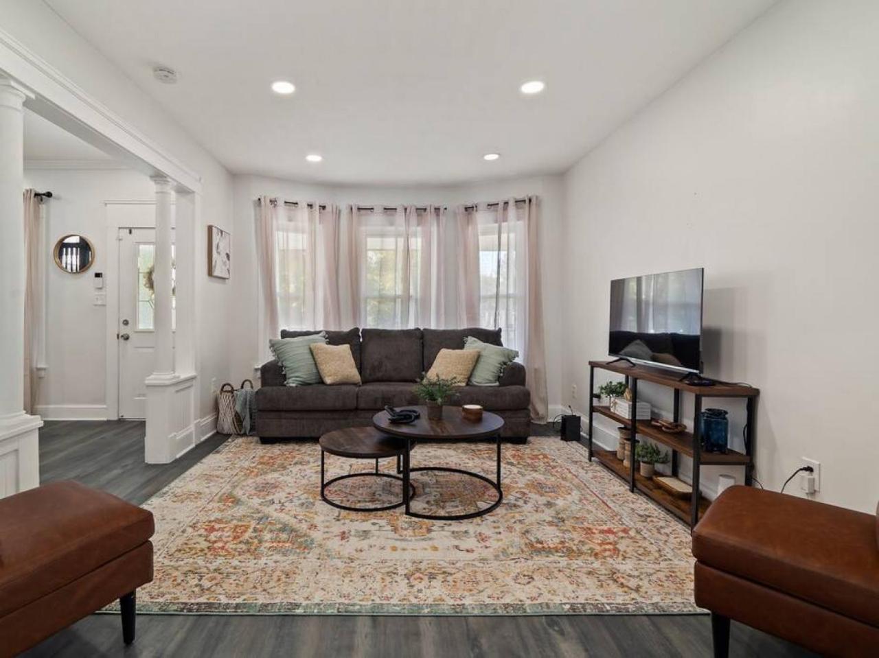 Game 7 Min To Downtown Cle Holiday home