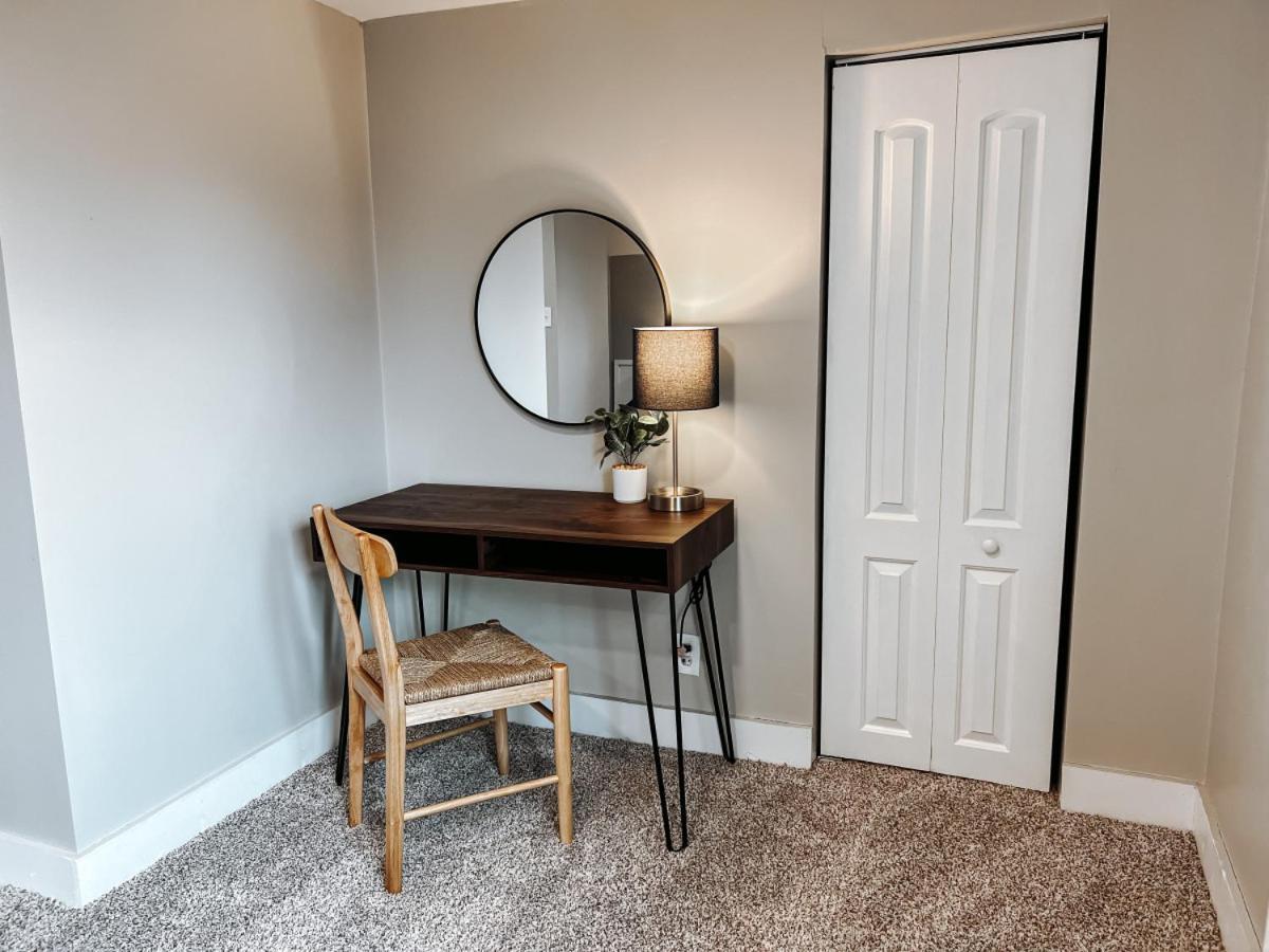Large 4 Bedroom Recently Renovated With Hot Tub Holiday home Cleveland