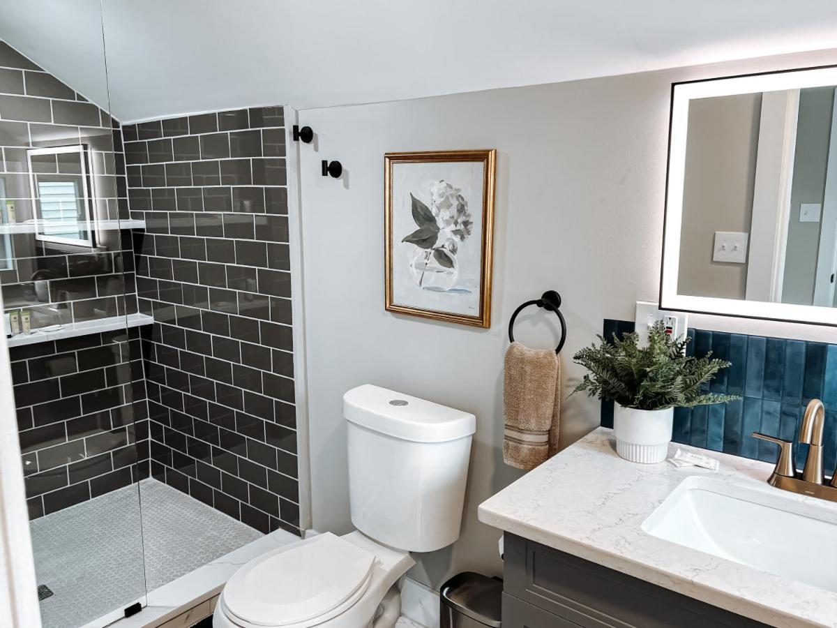 Holiday home Large 4 Bedroom Recently Renovated With Hot Tub Cleveland