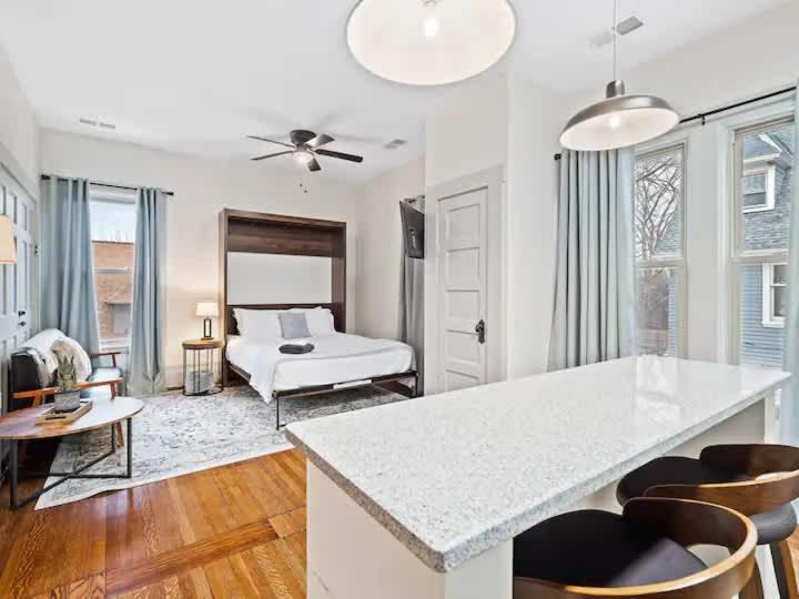 Victorian Estates - Cute Stuido - Steps To Clinic Apartment Cleveland