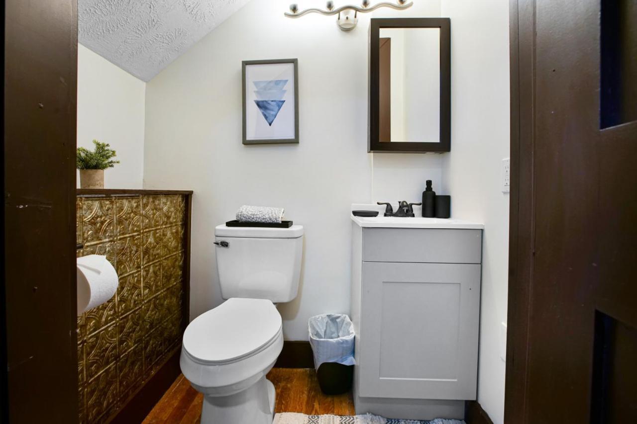 Victorian Cozy Retreat Steps To Clinic * Cleveland