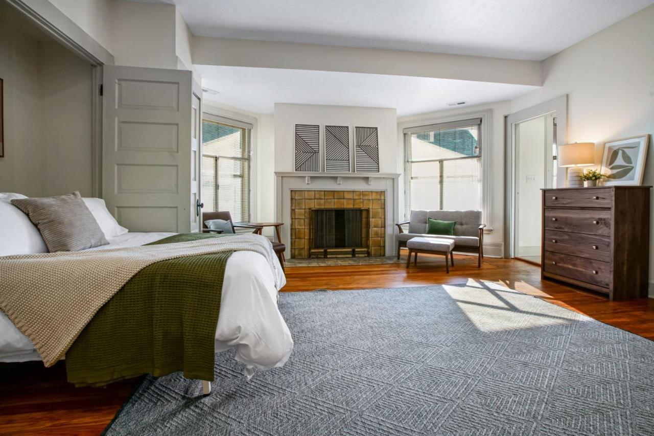Holiday home Victorian Cozy Retreat Steps To Clinic Cleveland