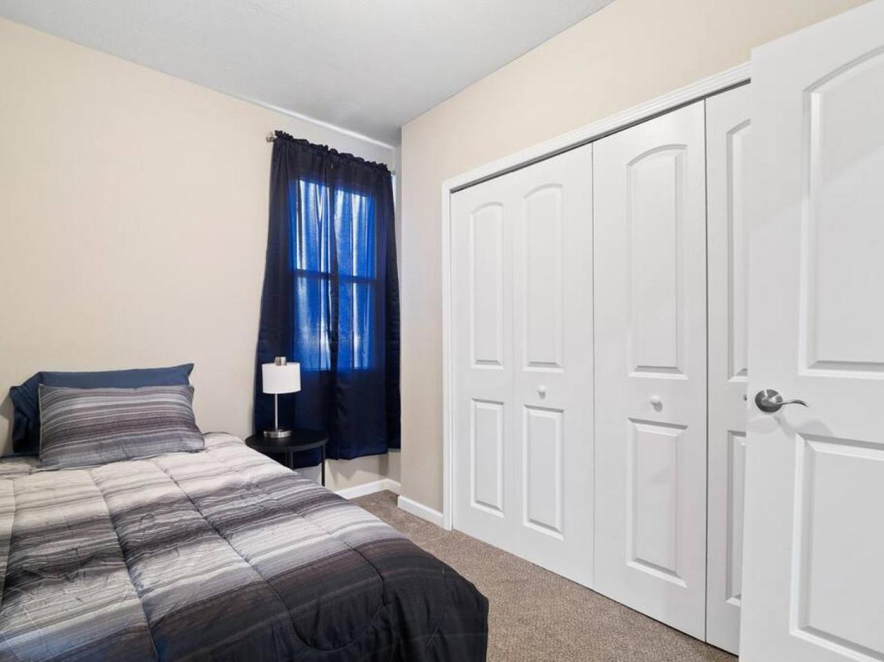 Large Remodeled 4 Bedroom Only 7 Minutes To Downtown