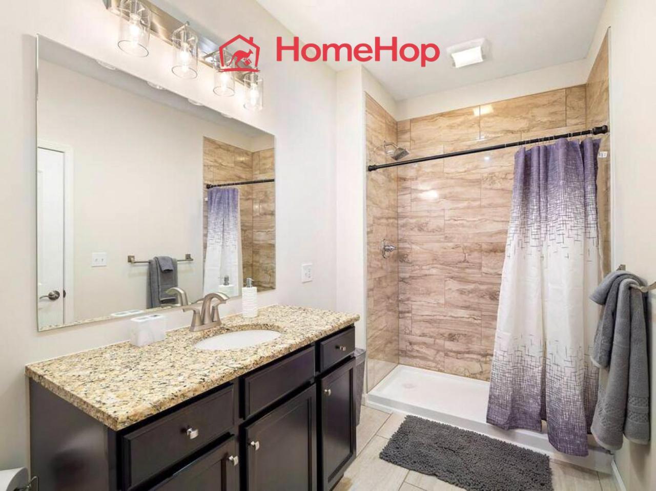 Holiday home Large Remodeled 4 Bedroom Only 7 Minutes To Downtown