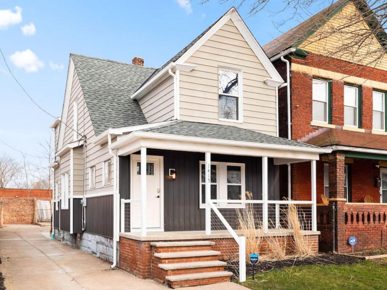 Large Remodeled 4 Bedroom Only 7 Minutes To Downtown *