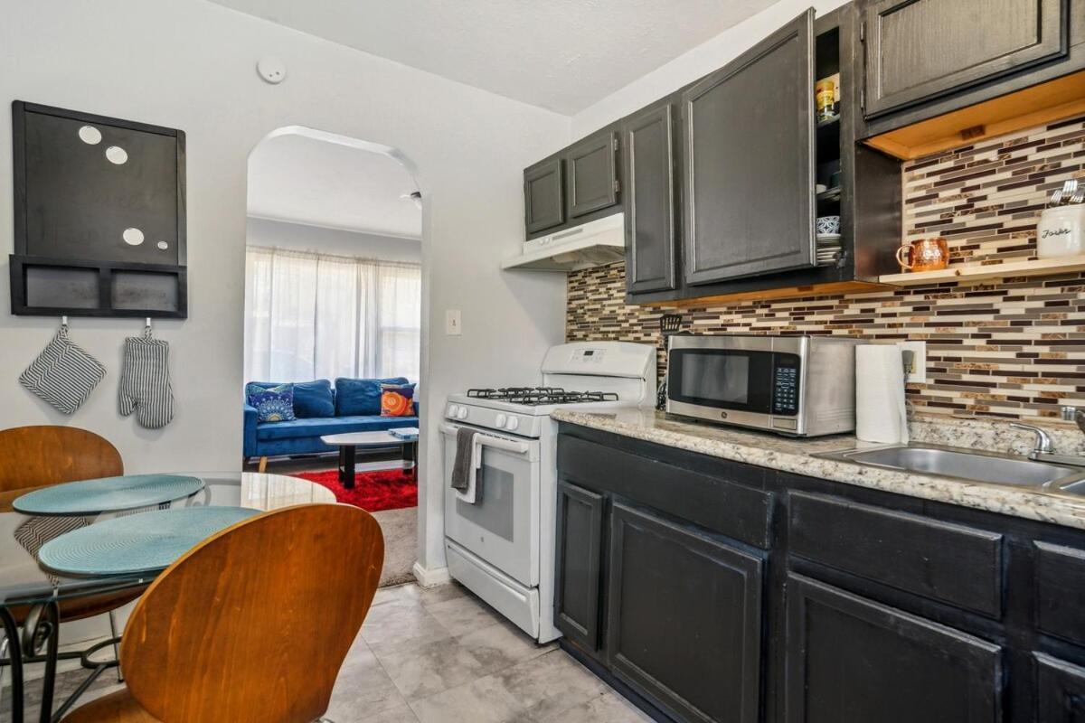 Cozy Two Bedroom One Bath * Cleveland